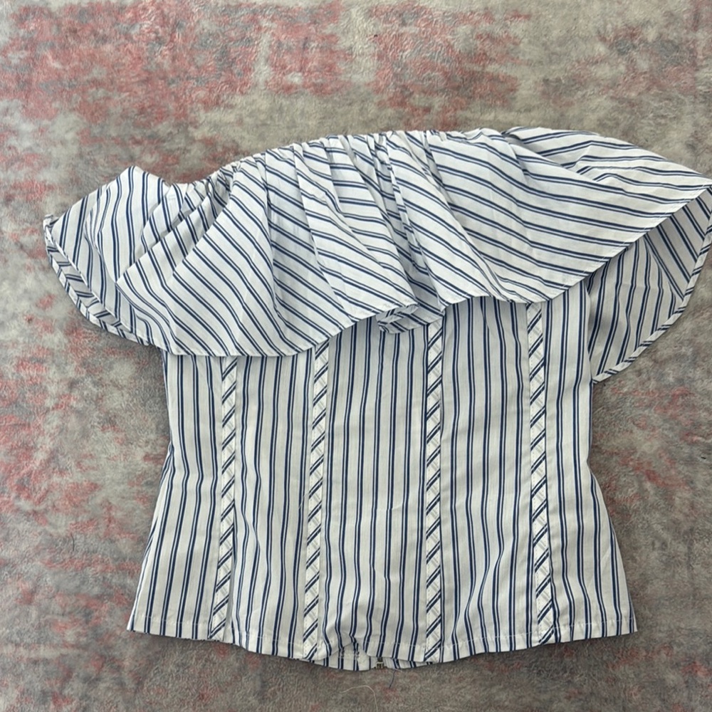Black and White Ruffled Sleeveless Blouse